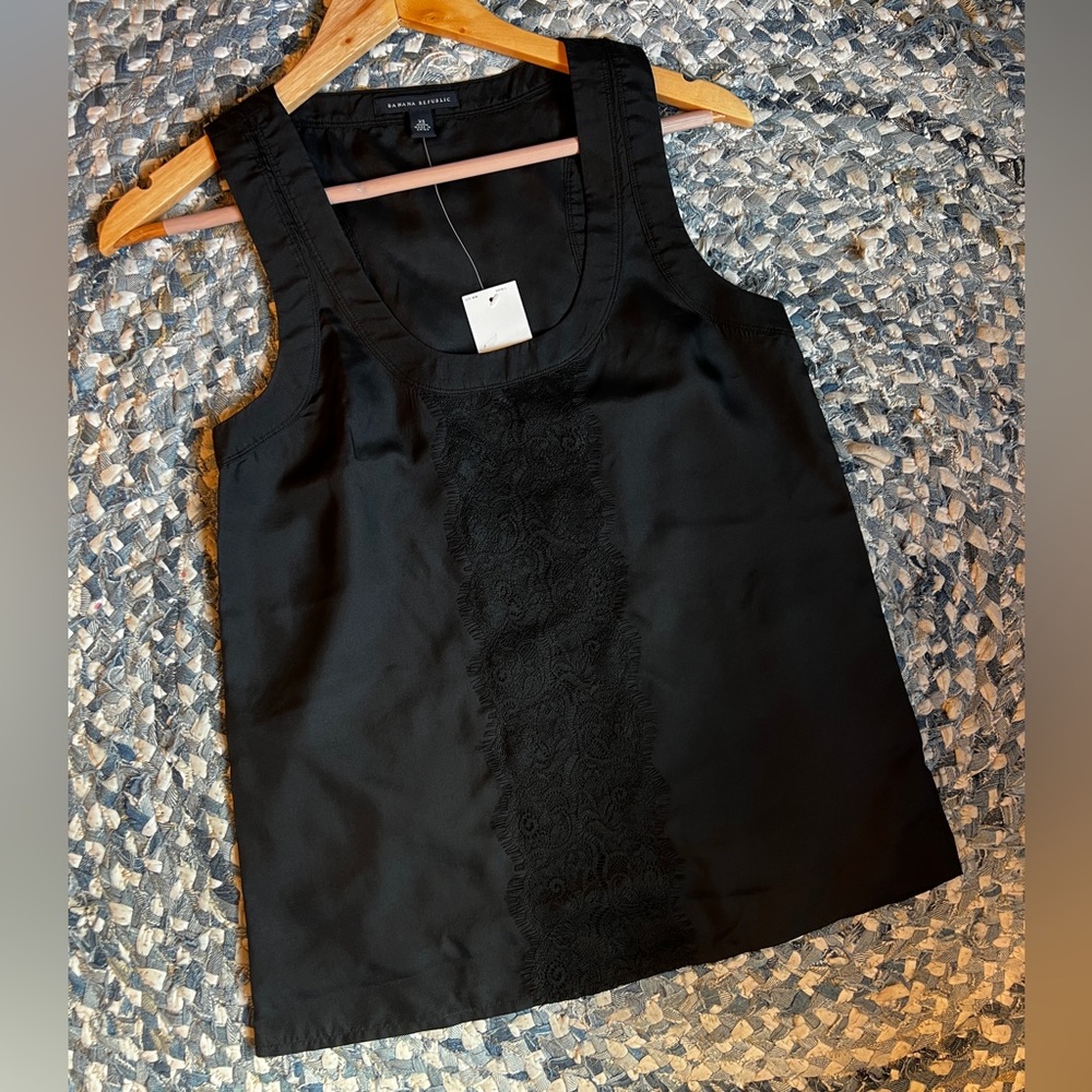 Banana Republic 100% silk black top NWT XS